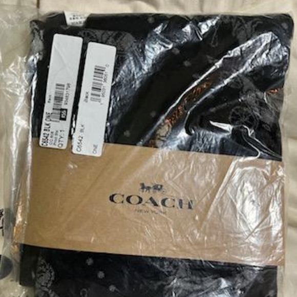 NWT Horse ๐ and Carriage Hat and Glove set - Picture 2 of 10